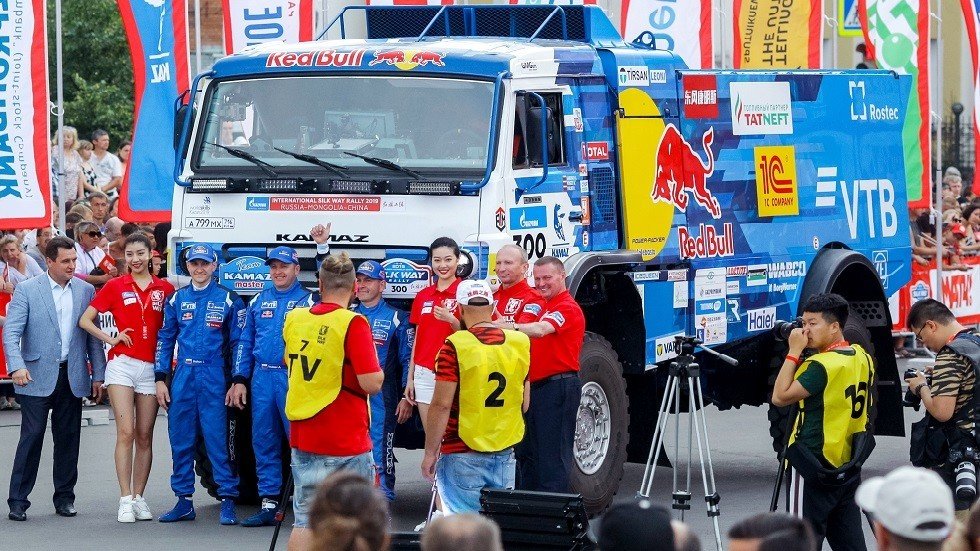 فريق "كاماز ماستر" الروسي يهيمن على رالي "طريق الحرير 2019"