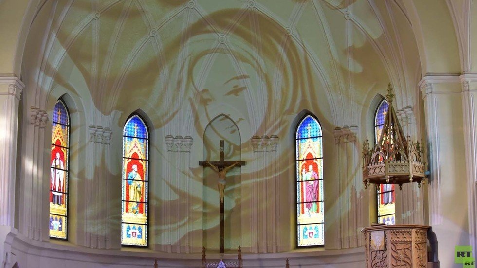 الكنائس في موسكو تحتضن الفنون وأنواعا من الموسيقى