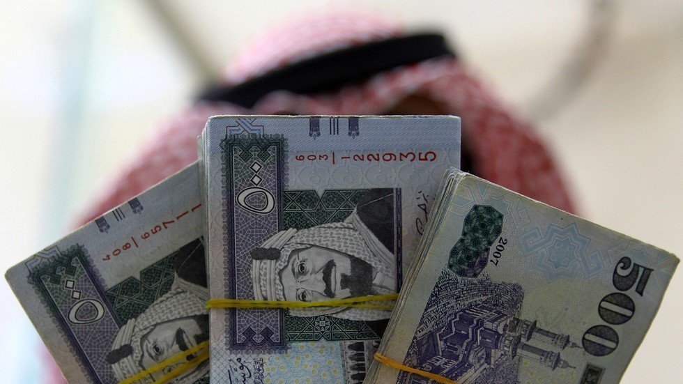 السعودية.. الآثار المتوقعة من قرار السماح للأنشطة التجارية بالعمل 24 ساعة