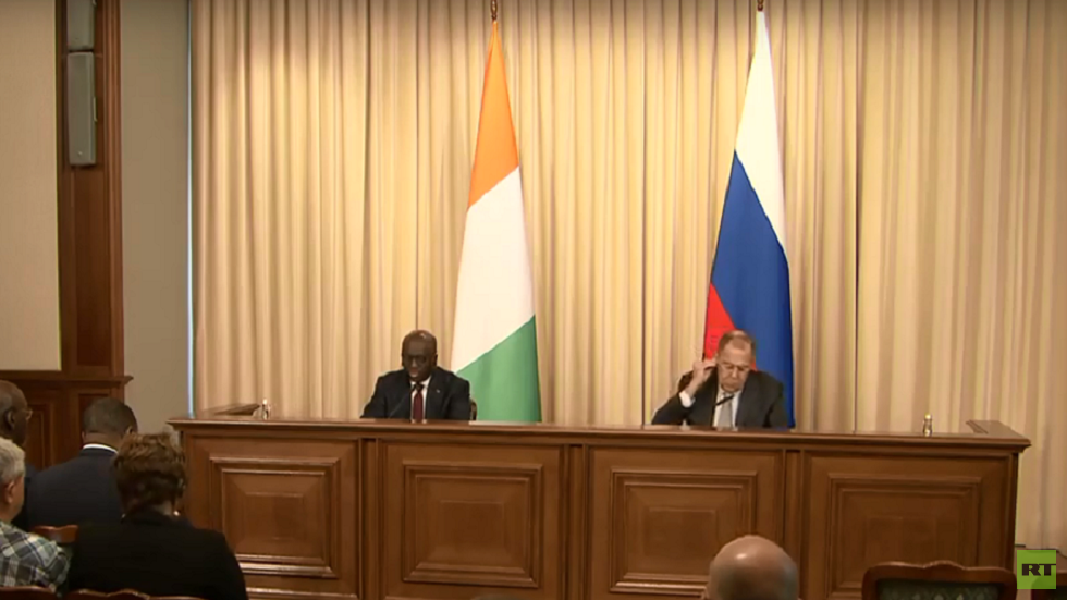 لافروف: واشنطن تسعى لجعل "النصرة" طرفا في التسوية السورية