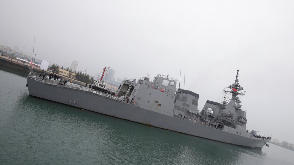 سفن حربية يابانية بصدد التوجه إلى شواطئ إيران