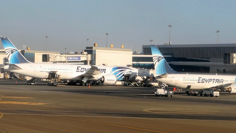 مصر توقف سفر حاملي تأشيرة الفعالية إلى السعودية