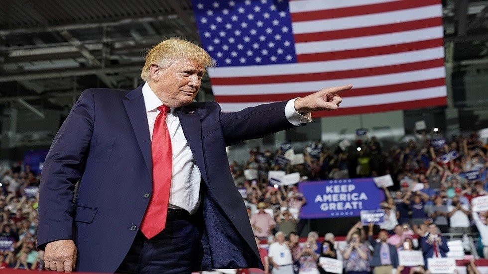 بعد فشل مساعي عزله.. ترامب يحفز قاعدته الانتخابية ويصعّد ضد خصومه