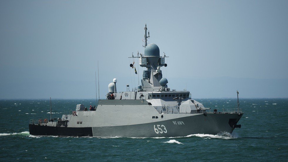 روسيا تعزز أسطولها البحري بسفينة صاروخية متطورة