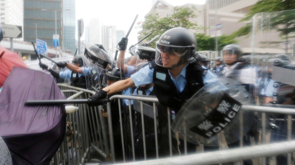 شرطة هونغ كونغ تعثر على مصنع محلي للمتفجرات 