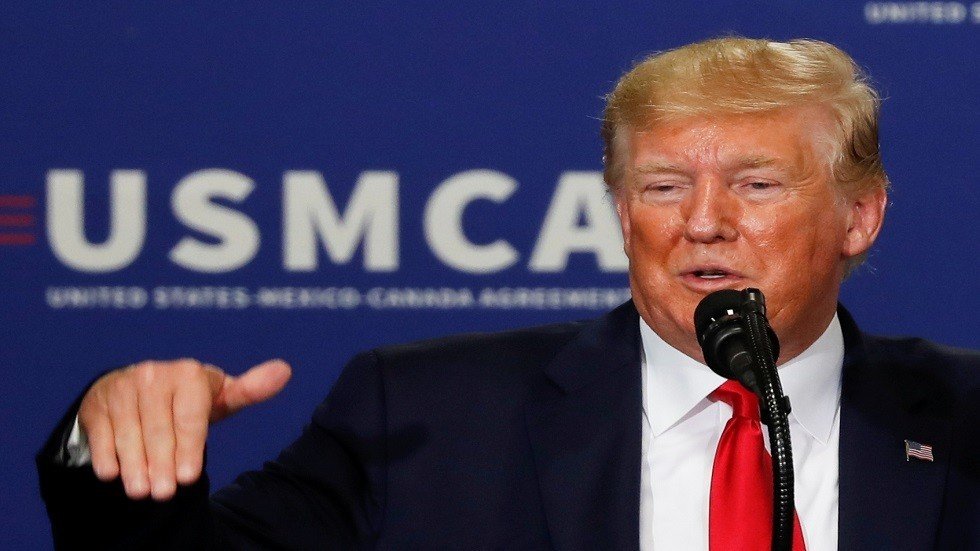 ترامب: ماي أدت عملا سيئا لكن جونسون سيصلح ذلك