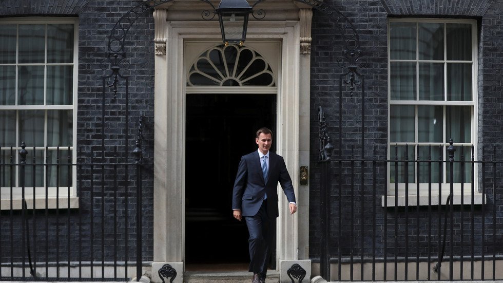 تيلغراف: بريطانيا تخطط لاستهداف النظام الإيراني بعقوبات بعد حادثة ناقلة النفط