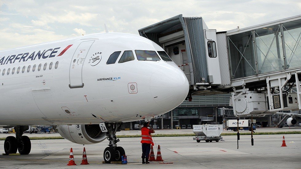 "اير فرانس" تطمئن زبائنها والمصريين