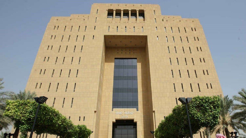 السعودية.. السجن والجلد لشابين حرقا سيارة سيدة 