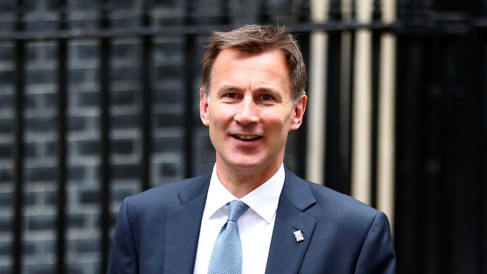 بريطانيا: يجب تشكيل بعثة أوروبية لتأمين الملاحة في مضيق هرمز