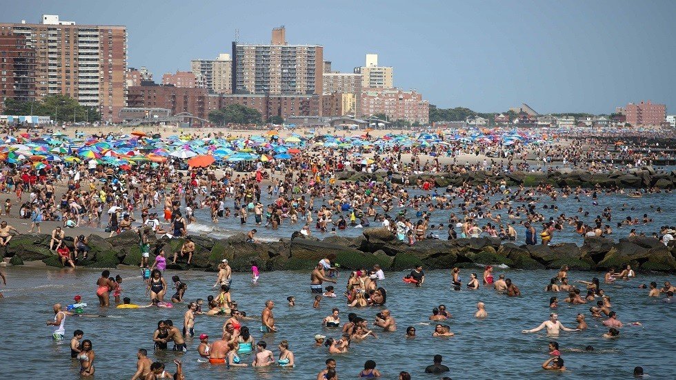 المياه تغمر شوارع ومترو نيويورك (فيديو)