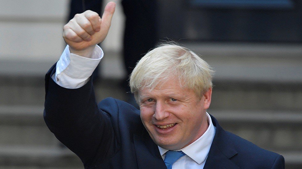 جونسون يلتقي اليوم ملكة بريطانيا ويتسلم رئاسة الحكومة