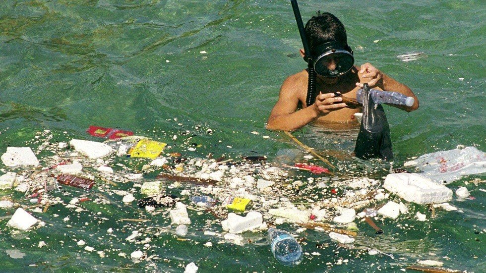 دراسة فرنسية: المتوسط أكثر البحار الأوروبية تلوثا