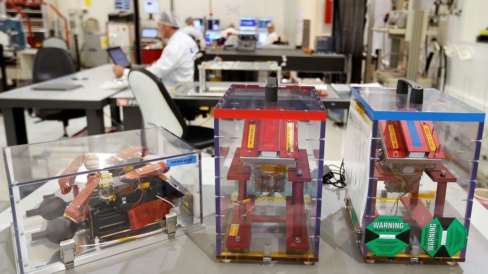 فرنسا تخطط لنشر "عيون صغيرة ومخيفة في الفضاء"