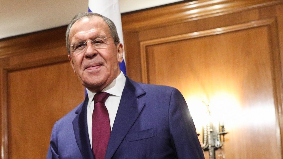 لافروف: التسوية في سوريا تمر بإعادة سيادة حكومتها على أراضي البلاد