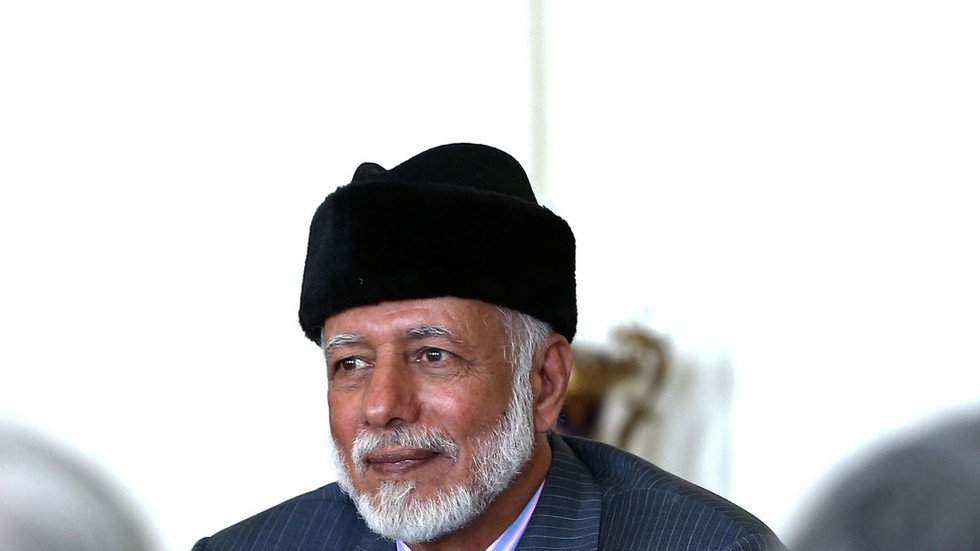 بن علوي من طهران: يجب الاستفادة من التجارب السابقة لمنع التصعيد في الخليج