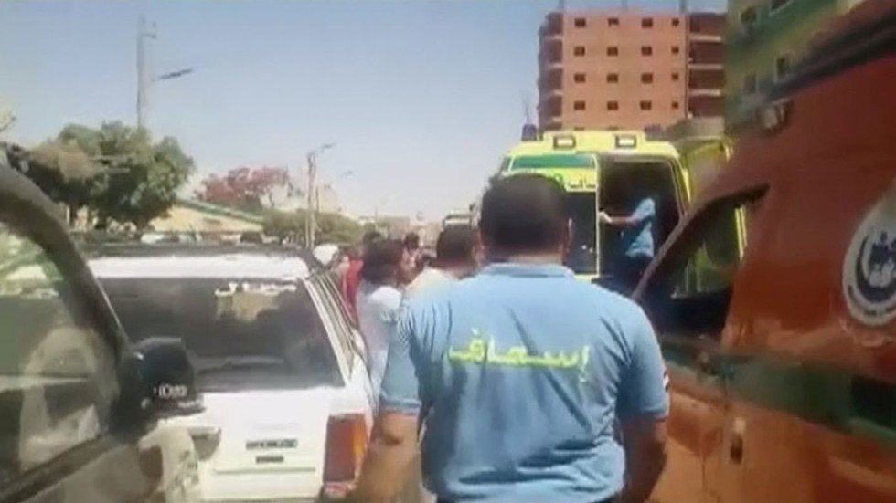 مصر.. رجل يقتل زوجته لأنها أنجبت أنثى!