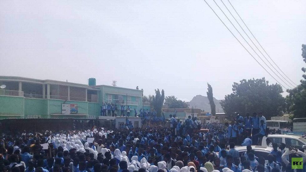 الآلاف يتظاهرون في السودان احتجاجا على مقتل طلبة في كردفان