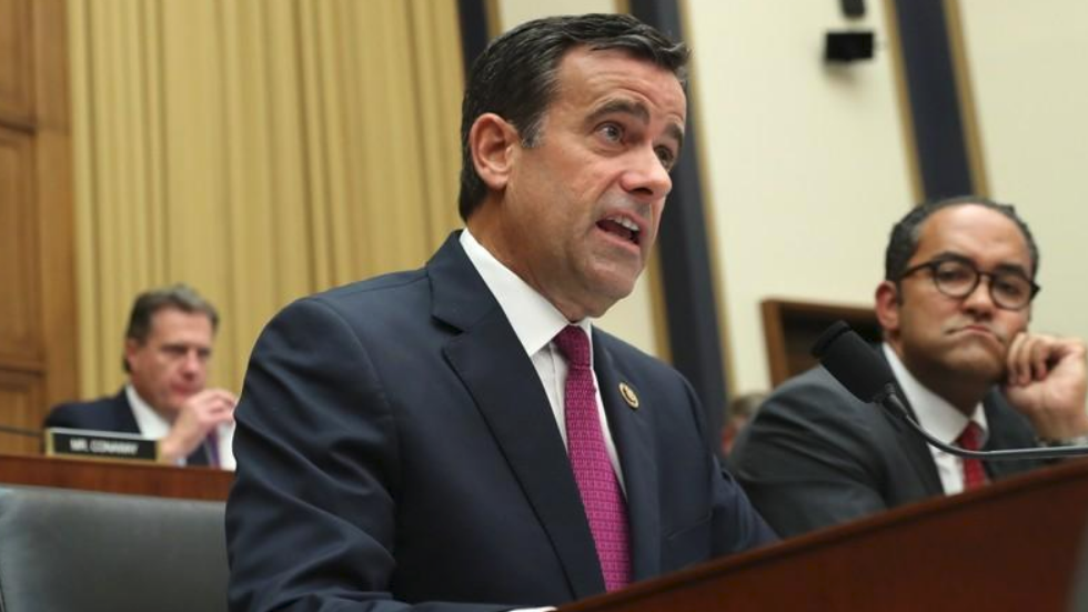 ترامب يدافع عن مرشحه للمخابرات الوطنية