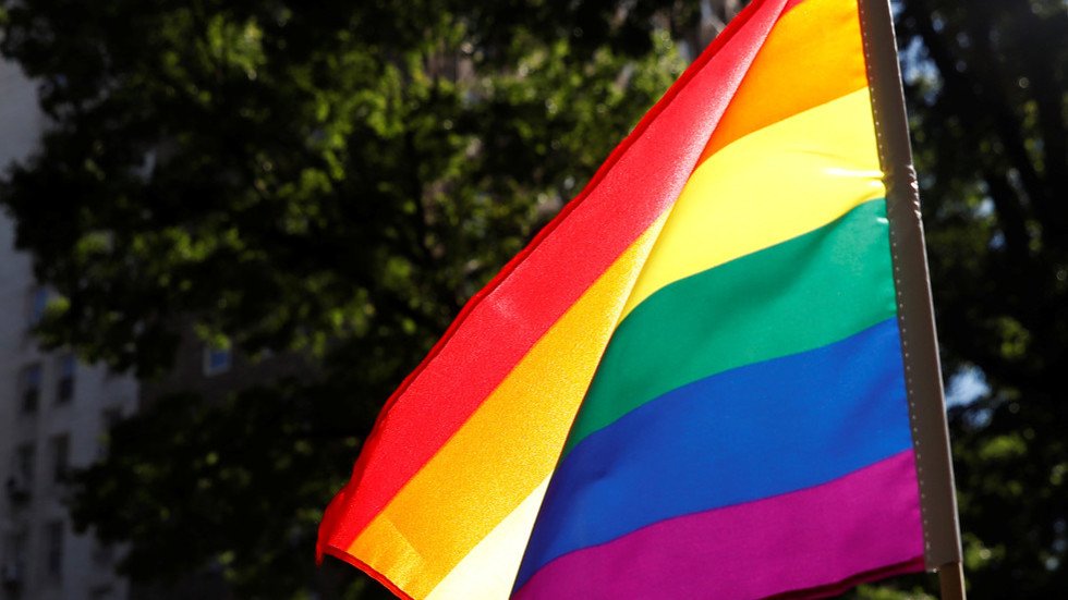 "عددنا كبير وبيننا شخصيات معروفة".. المثليون في الكويت يسعون لترخيص رسمي