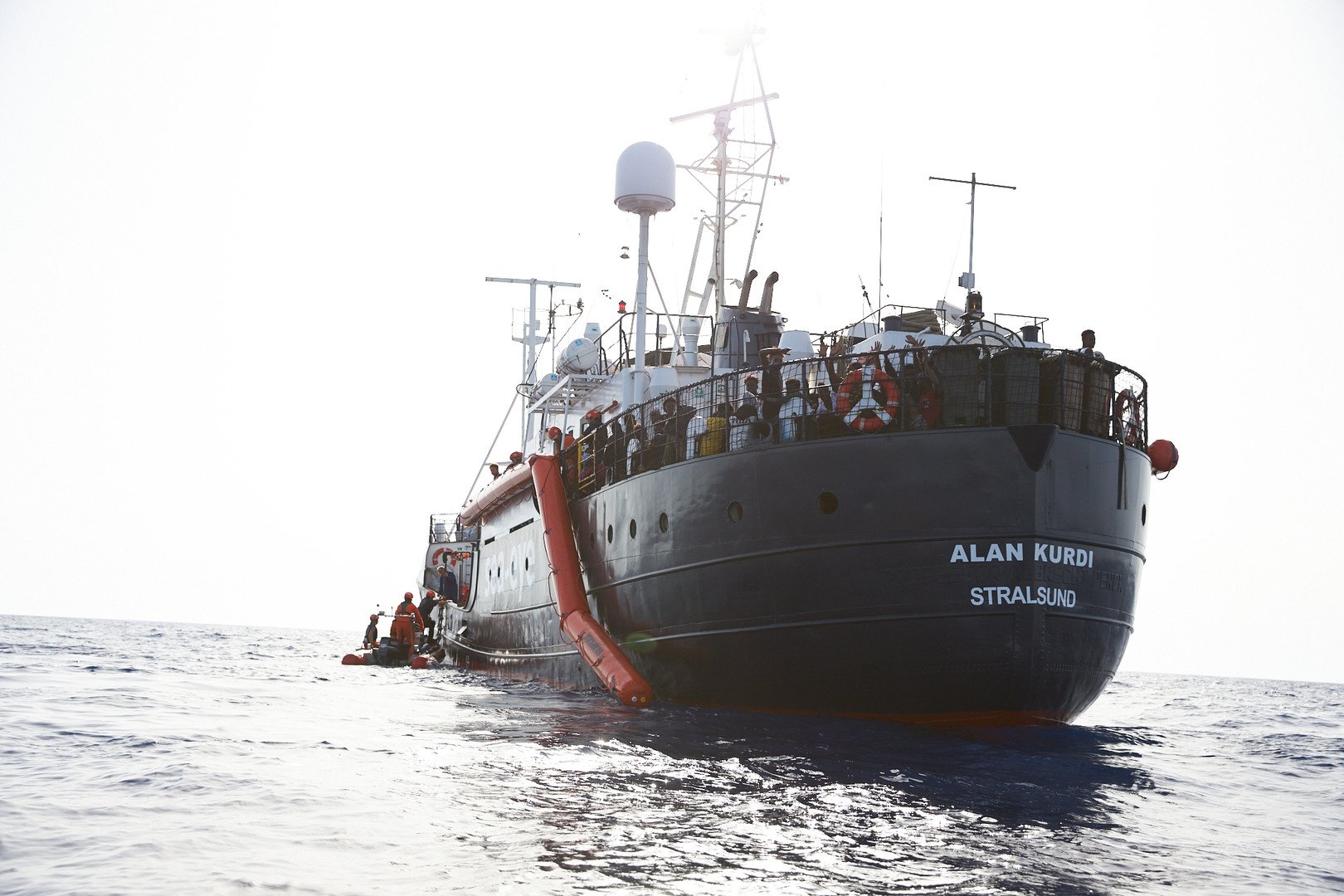 مالطا توافق على استقبال سفينة الإغاثة 