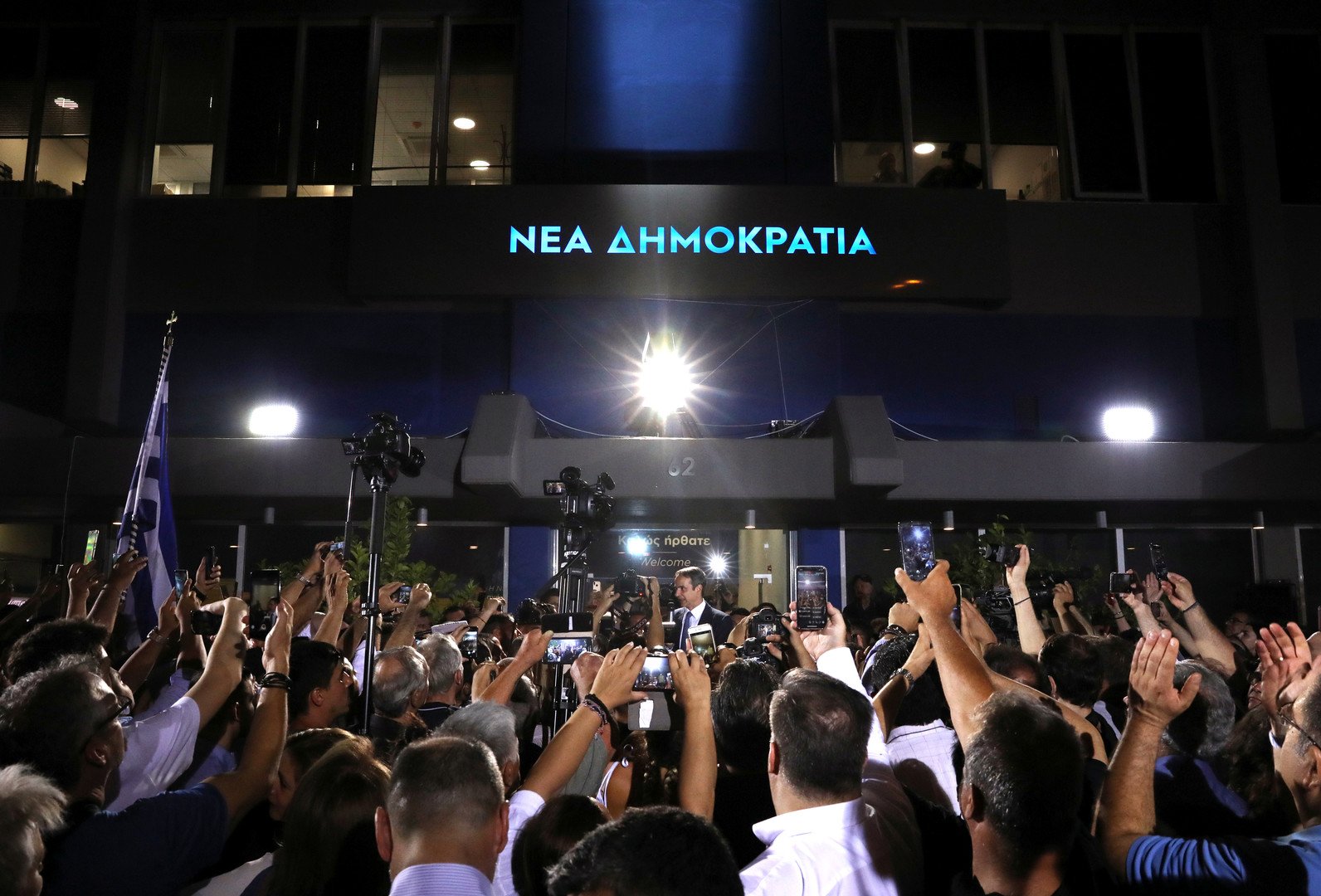اليونان.. استطلاع يظهر خسارة حزب تسيبراس أمام المعارضة اليمينية في الانتخابات