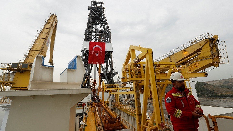 تركيا ترفض الانتقادات وتؤكد إصرارها على الحفر قبالة قبرص