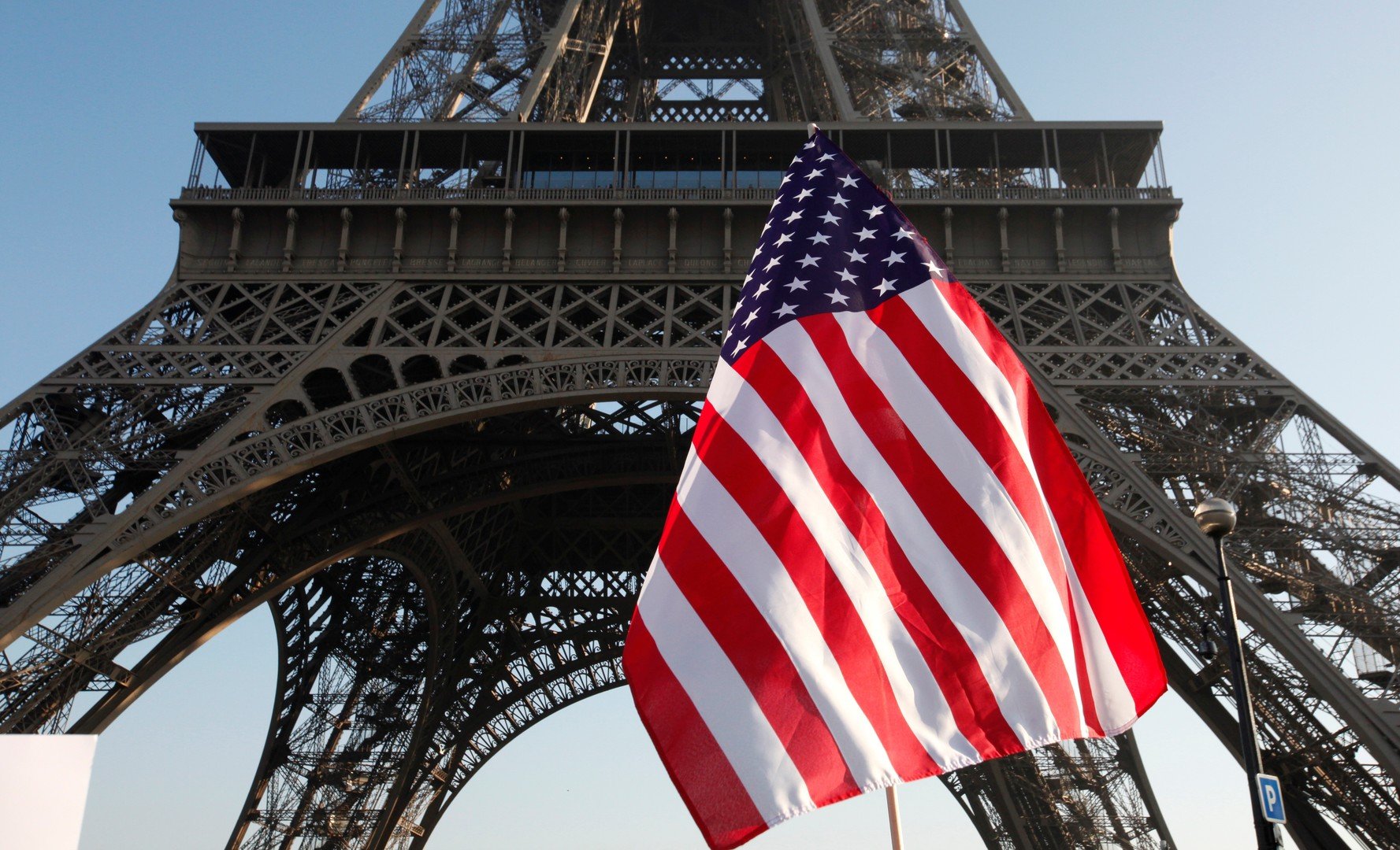 فرنسا تقر ضريبة على شركات التكنولوجيا رغم امتعاض واشنطن