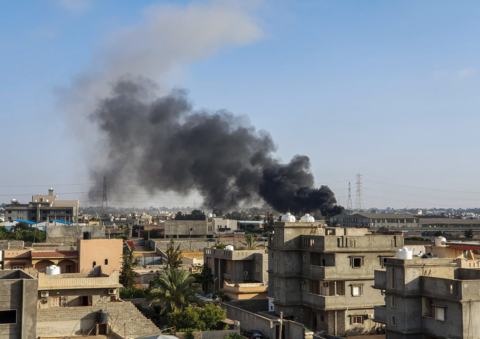 قوات حفتر تدعو أهالي طرابلس إلى الابتعاد عن أماكن تمركز 