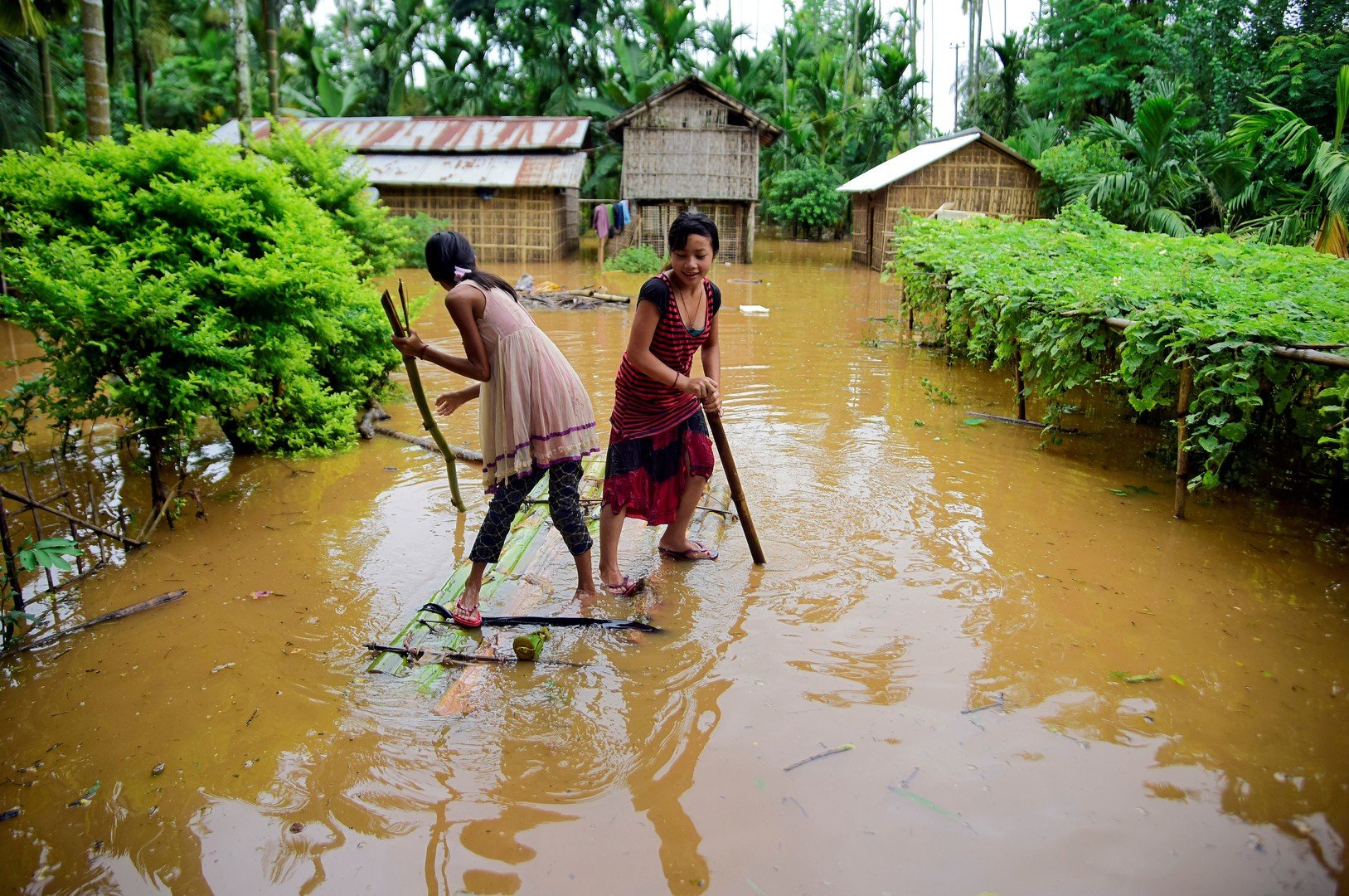 عشرات الضحايا جراء أمطار غزيرة في نيبال والهند