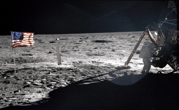 8 حقائق غريبة لا تعرفها عن الهبوط على القمر!