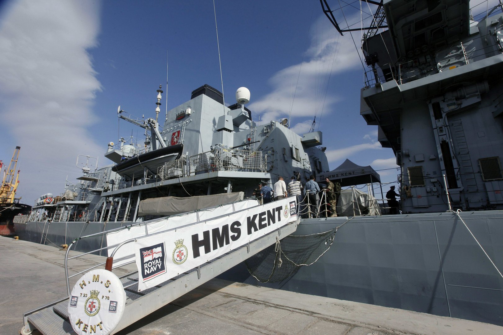 بريطانيا ترسل سفينة حربية جديدة إلى الخليج 