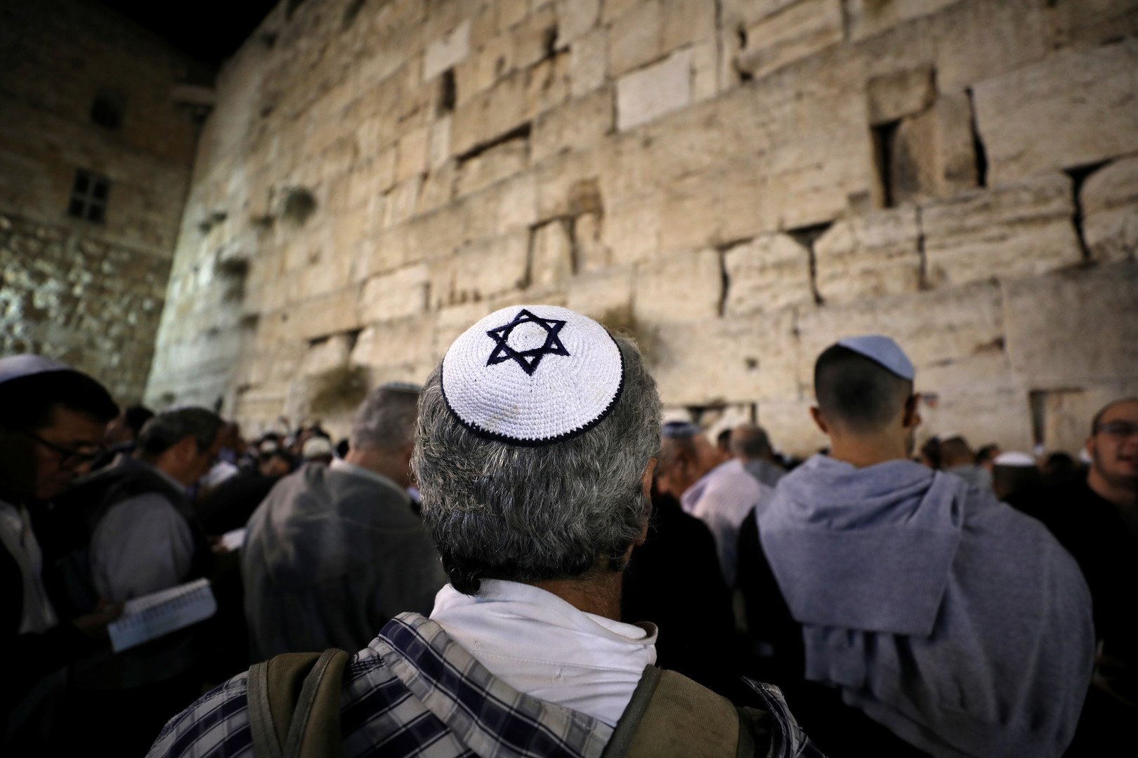 دراسة: إسرائيل مقيدة دينيا مثل إيران والسعودية