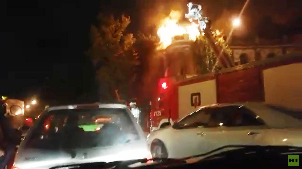 إيران.. حريق يلتهم مستودعا جنوب طهران وألسنة اللهب تطال أبنية تاريخية (فيديو)