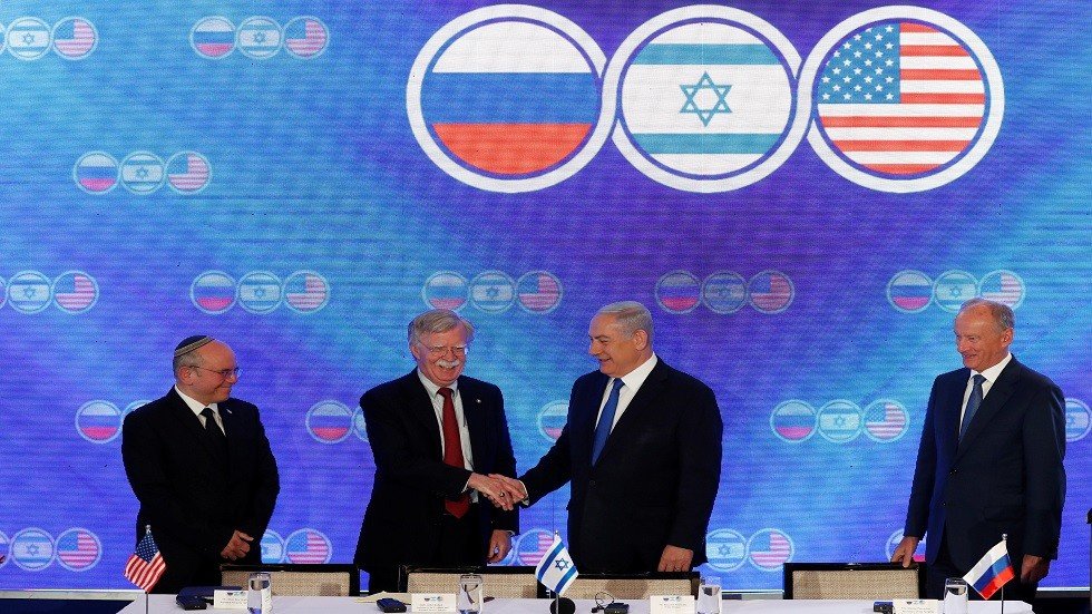 إعلام إسرائيلي: أمريكا وإسرائيل طلبتا الحد من نفوذ طهران بلبنان والعراق في إطار تسوية النزاع السوري