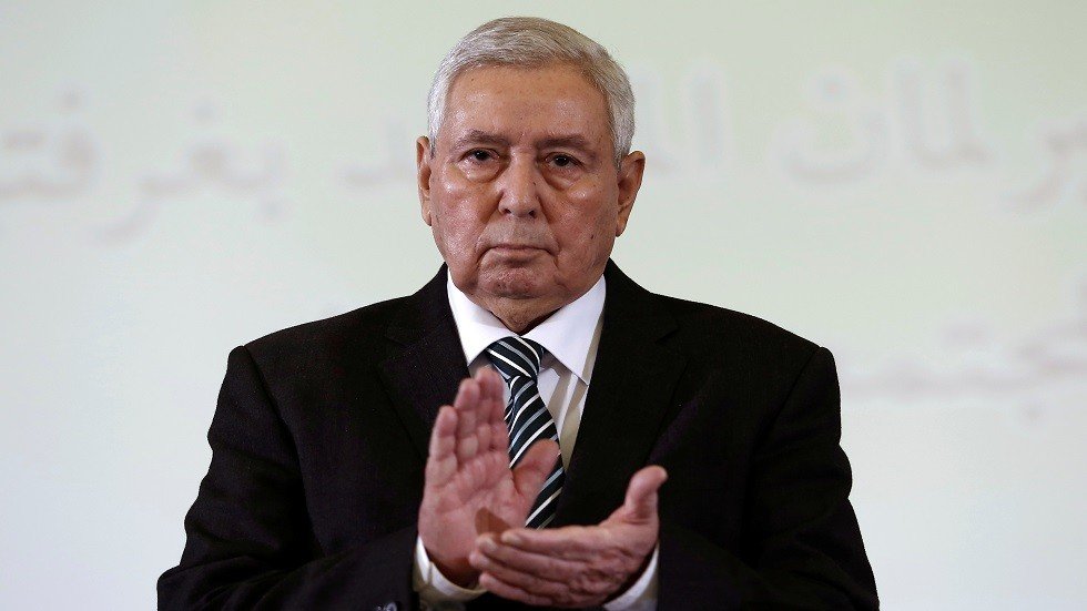الرئيس الجزائري يرحب بالشخصيات المقترحة لقيادة الحوار 