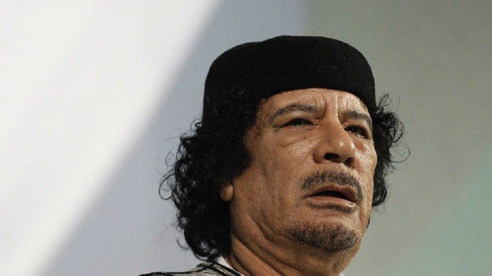الرئيس الليبي الراحل العقيد معمر القذافي
