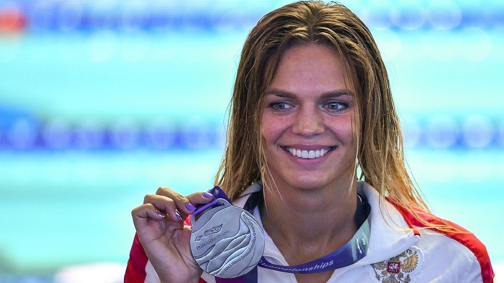 الروسية يفيموفا تحرز ميدالية فضية في بطولة العالم للسباحة