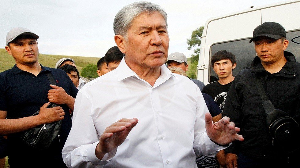الرئيس القرغيزي السابق يغادر البلاد عبر قاعدة جوية روسية