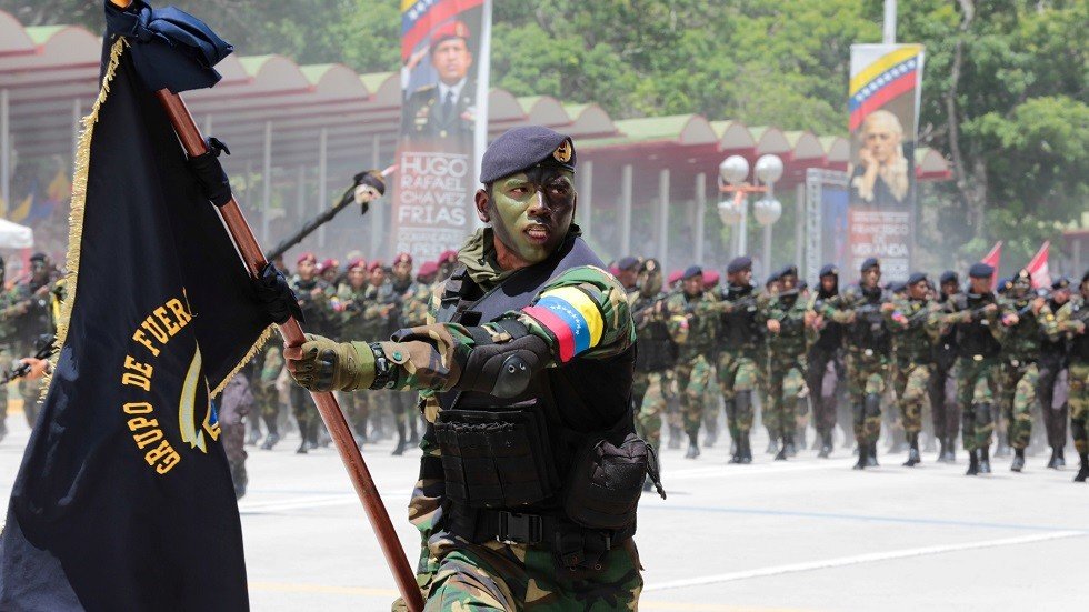 انطلاق مناورات عسكرية ضخمة في فنزويلا