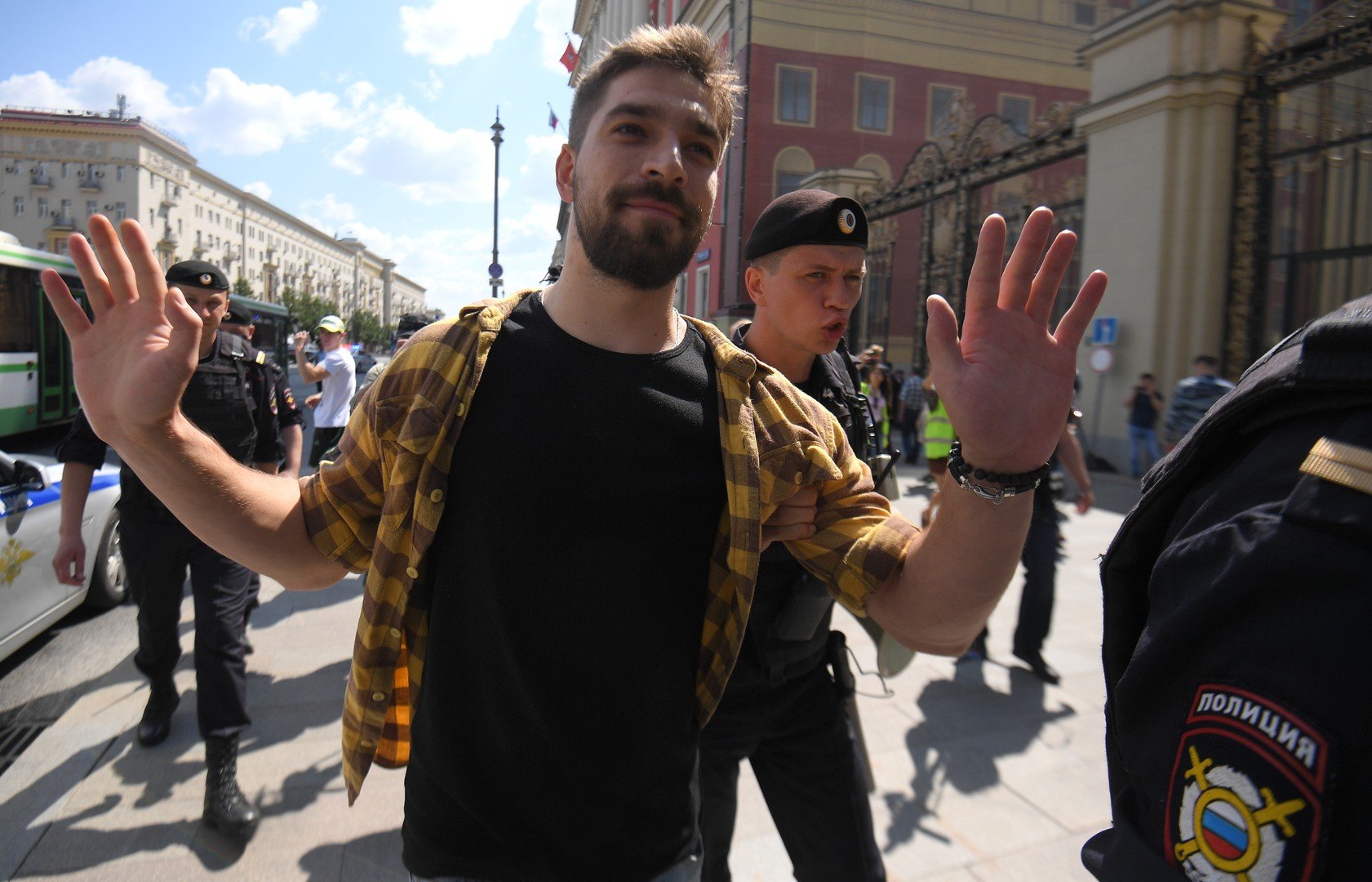 الشرطة: توقيف أكثر من 1000 شخص في تظاهرة احتجاجية وسط موسكو