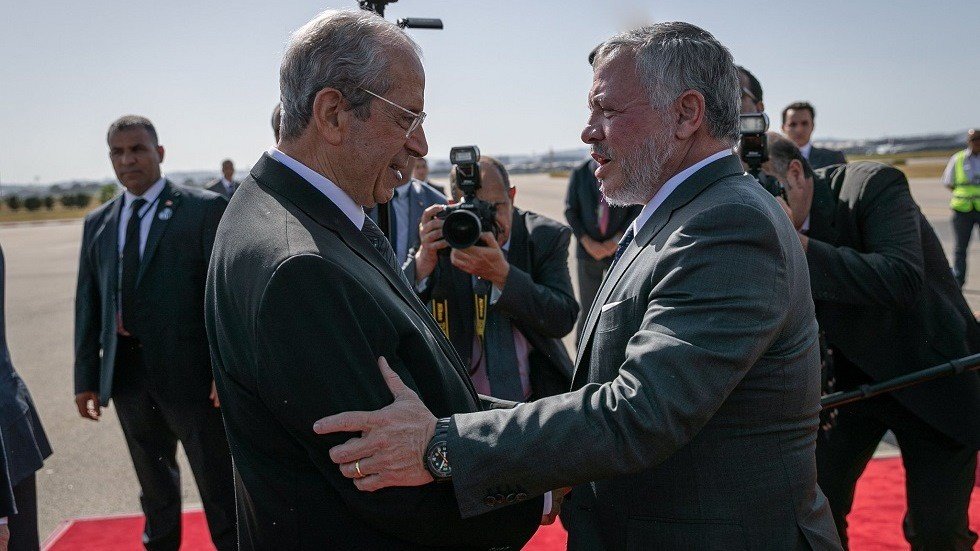 ملك الأردن يزور تونس ويقدم العزاء بوفاة الرئيس الباجي قايد السبسي