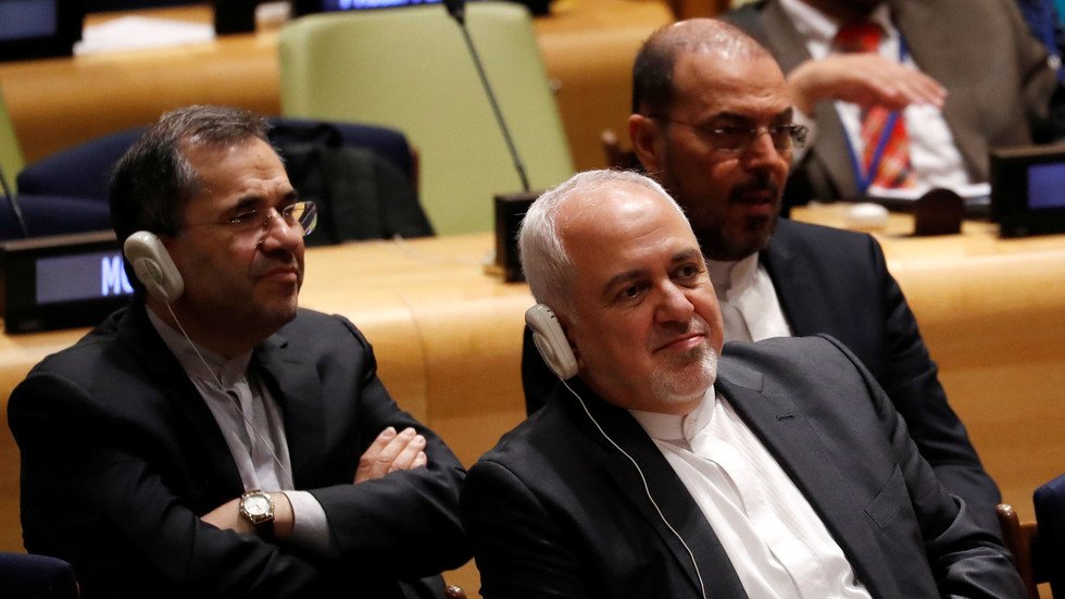 بروكسل وبكين متمسكتان بظريف رغم عقوبات واشنطن