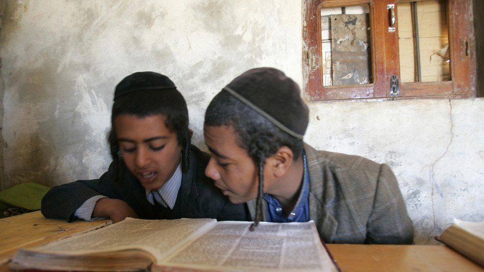 إسرائيل.. تطورات جديدة تحيط بقضية "الأطفال المختطفين من اليمن"