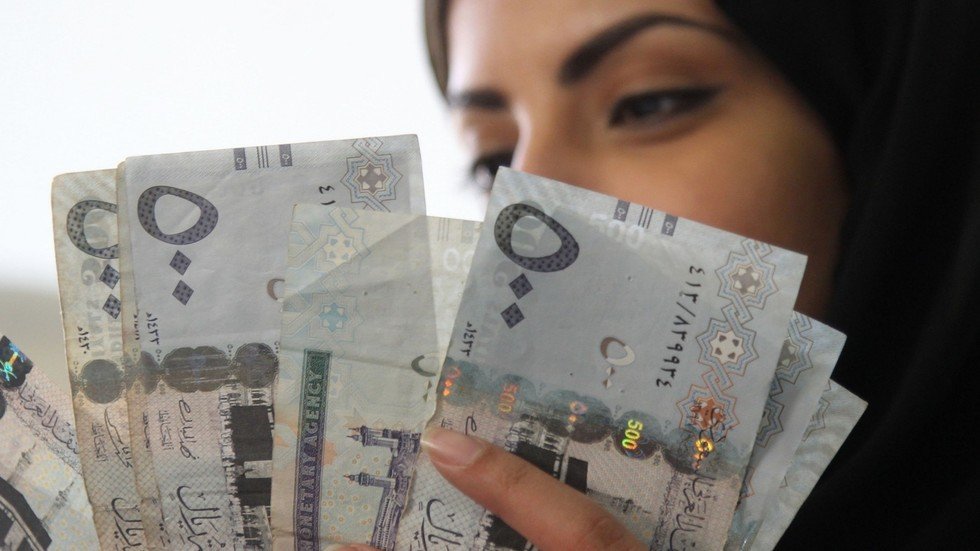 السعودية تكشف عن حجم استثماراتها في الإمارات