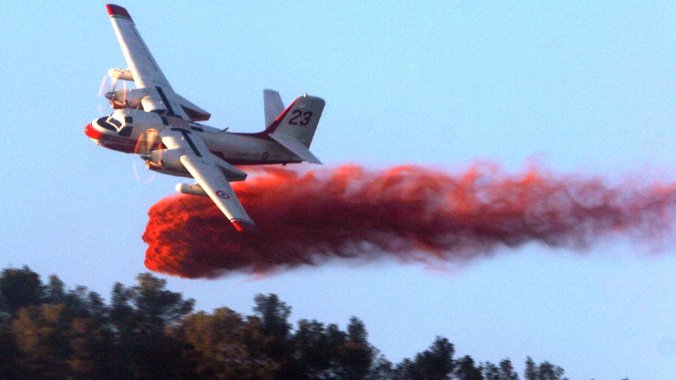 لحظة تحطم طائرة إخماد حرائق في فرنسا ومصرع قائدها