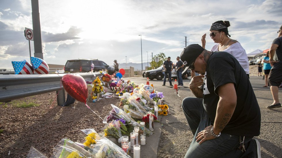 من يقتل الأمريكيين؟