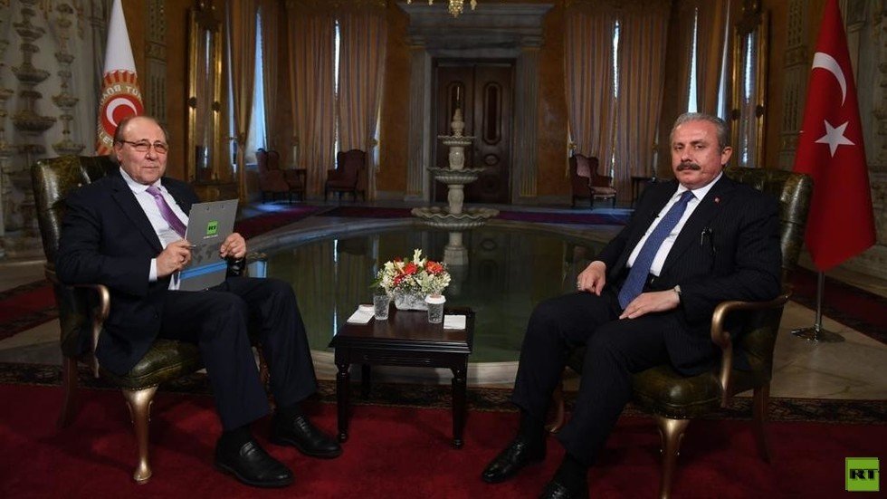 رئيس البرلمان التركي لـ RT: أنقرة لن تسمح بشن الهجمات الإرهابية من مناطق قرب حدودها