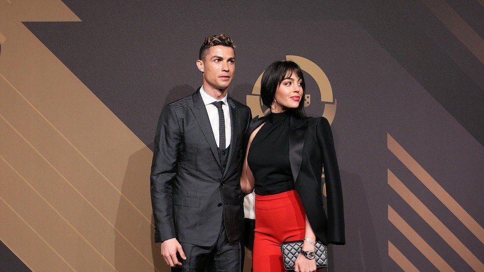 أربعة لاعبين يقارعون رونالدو على جائزة الأفضل