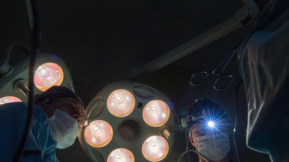 خطأ طبي كاد يكلف إنجليزيا رجولته..